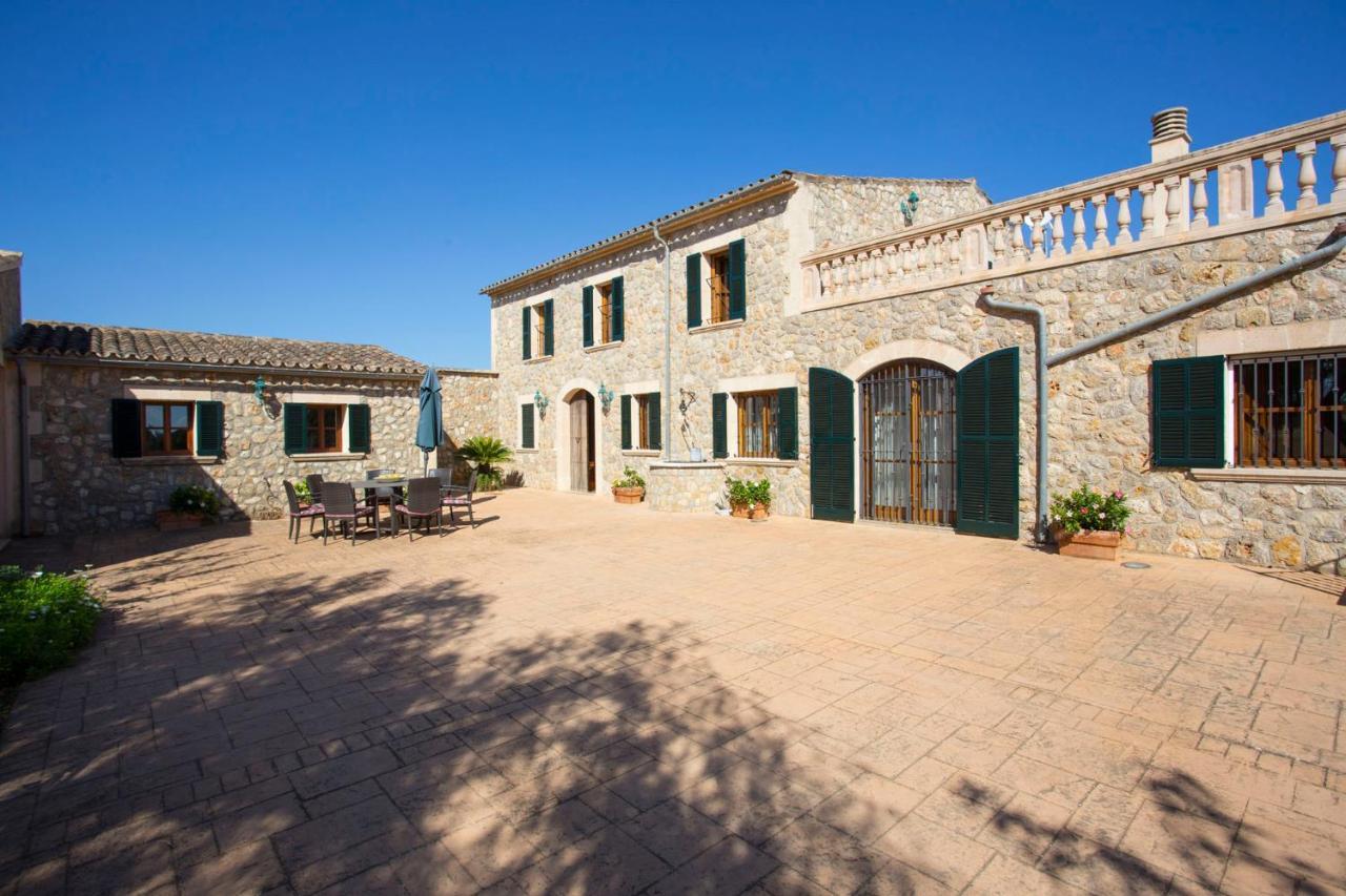 Villa Peroti / *